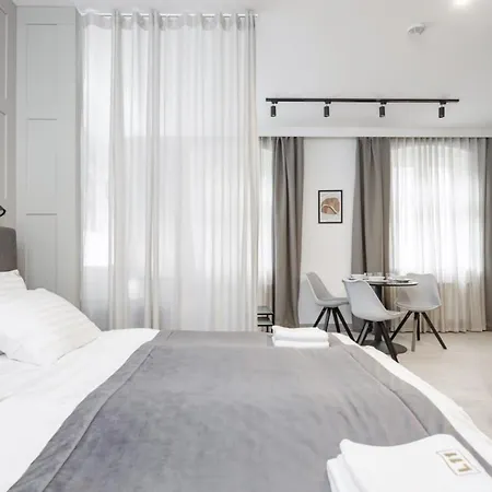 L11, Limanowskiego Hotel apartamentowy