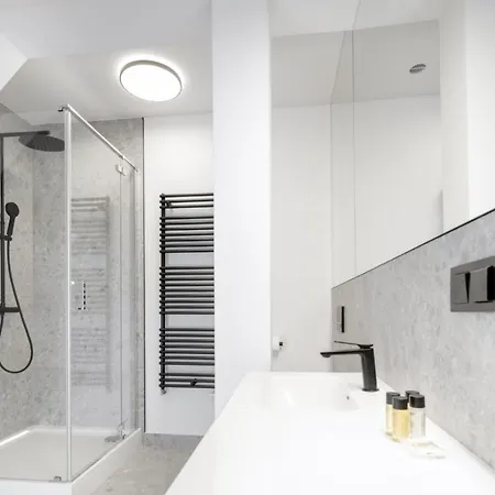 Hotel apartamentowy L11, Limanowskiego Poznań