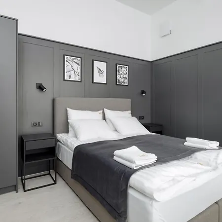 L11, Limanowskiego 4*