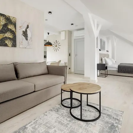 L11, Limanowskiego Aparthotel 3*