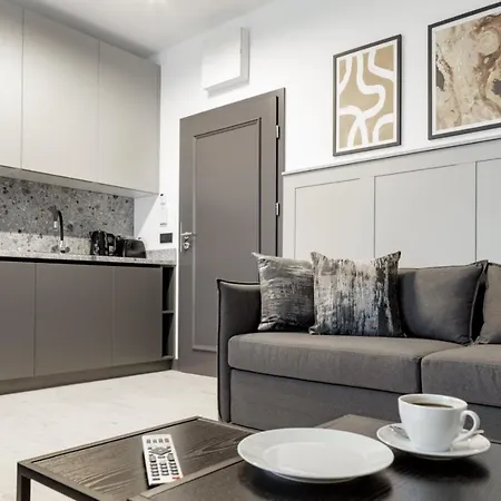 Hotel apartamentowy L11, Limanowskiego 4*