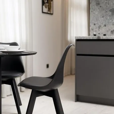 Hotel apartamentowy L11, Limanowskiego Poznań