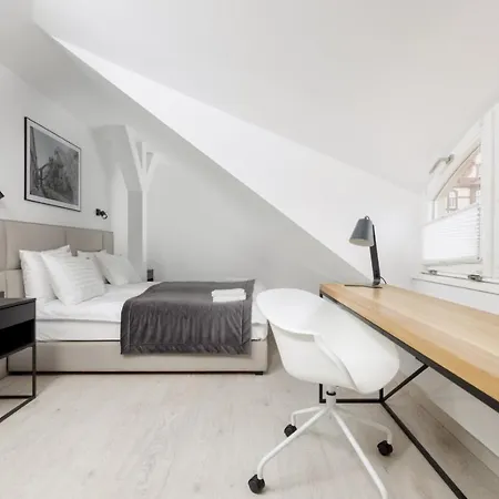 L11, Limanowskiego Aparthotel 3*