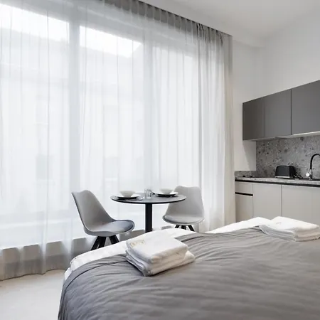 L11, Limanowskiego Hotel apartamentowy