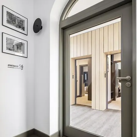 Aparthotel L11, Limanowskiego 3*