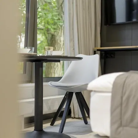 Hotel apartamentowy L11, Limanowskiego Poznań