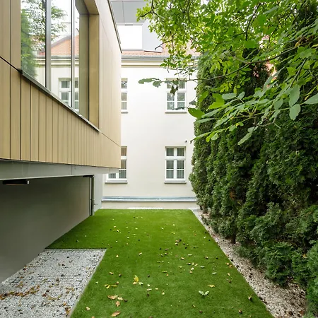 L11, Limanowskiego Hotel apartamentowy 4*