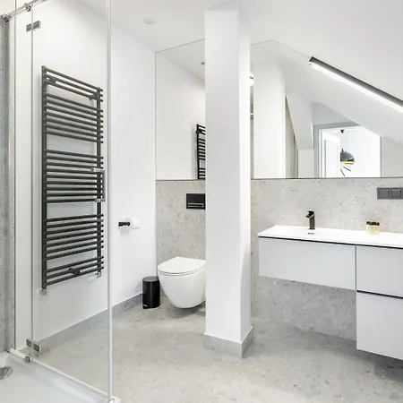 L11, Limanowskiego Poznań