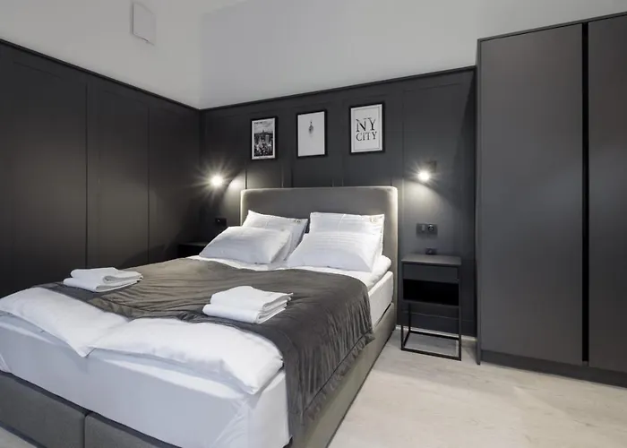 L11, Limanowskiego 4*