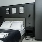 Aparthotel L11, Limanowskiego 4*