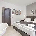 Aparthotel L11, Limanowskiego Poznan