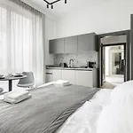 Aparthotel L11, Limanowskiego Poznan