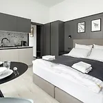 Aparthotel L11, Limanowskiego 4*