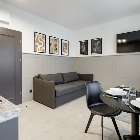 L11, Limanowskiego 公寓式酒店 3*