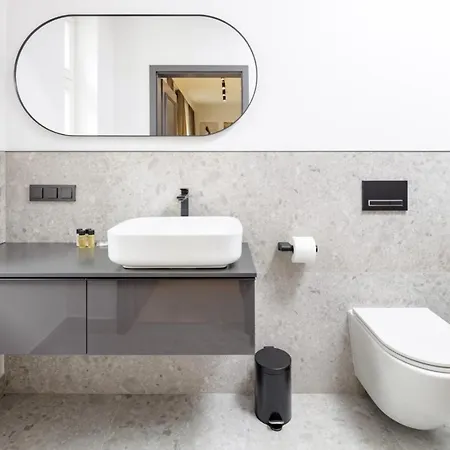 L11, Limanowskiego Апарт-отель 4*