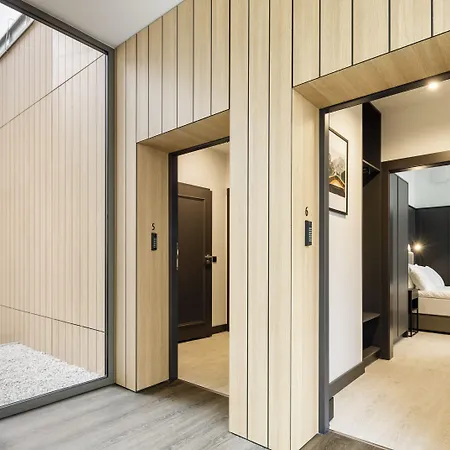 L11, Limanowskiego Poznań