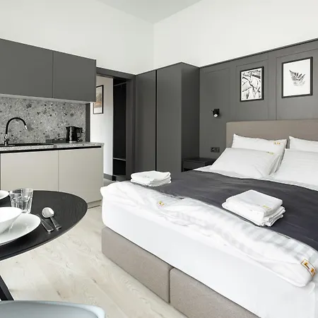 Apart-hotel L11, Limanowskiego 4*