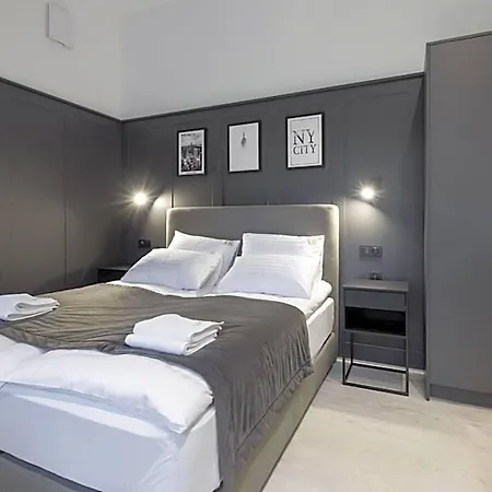 L11, Limanowskiego Poznan