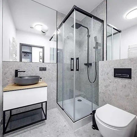 L11, Limanowskiego 4* Познань