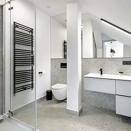 L11, Limanowskiego 4* Познань