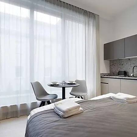L11, Limanowskiego Poznan