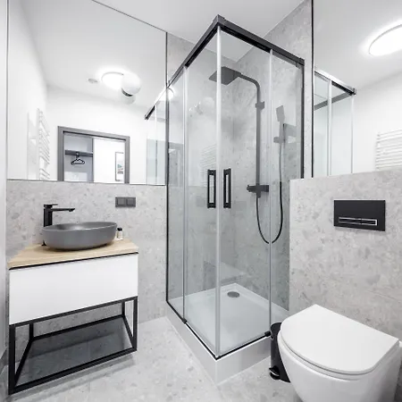 Aparthotel L11, Limanowskiego 4*