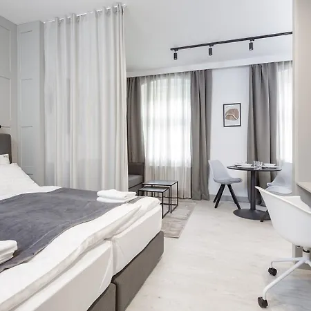 Aparthotel L11, Limanowskiego