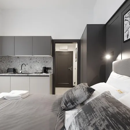 Aparthotel L11, Limanowskiego Poznan