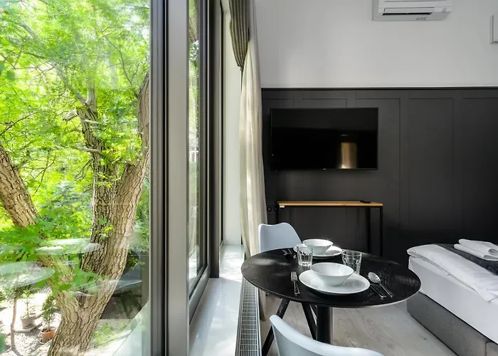 L11, Limanowskiego Apartahotel