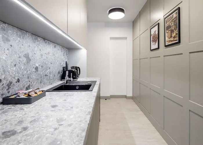 L11, Limanowskiego Hotel apartamentowy