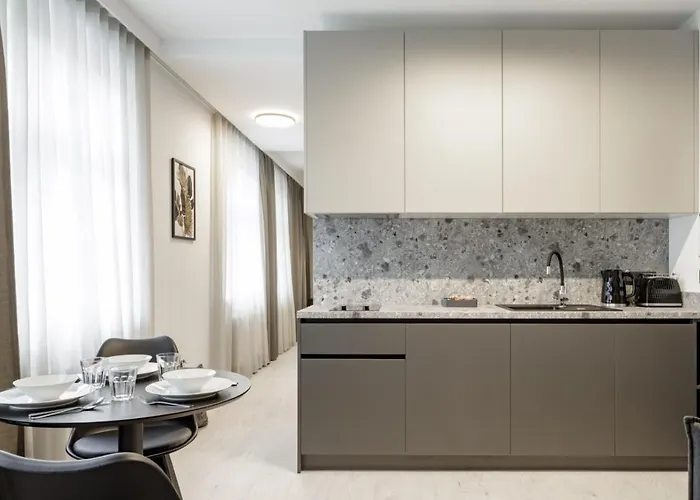 L11, Limanowskiego 4* Познань