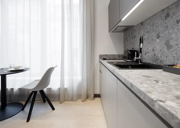 L11, Limanowskiego Apartahotel