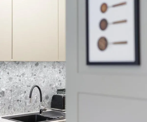 L11, Limanowskiego 4* Poznan