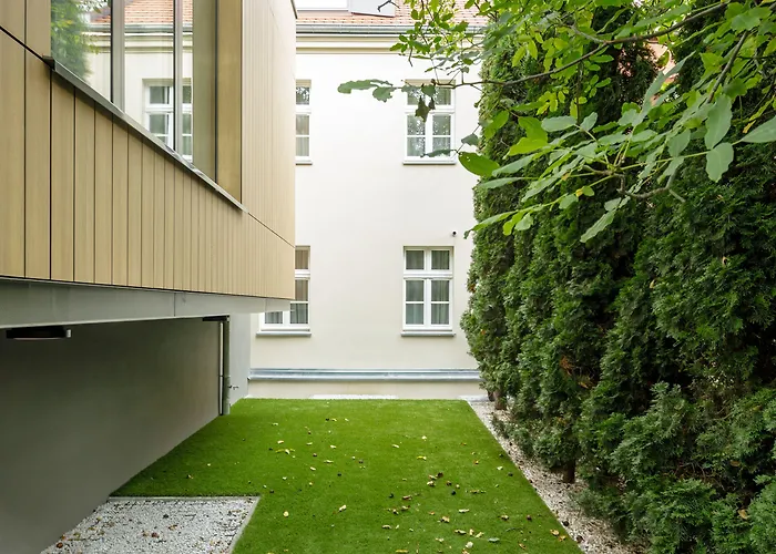 L11, Limanowskiego Апарт-отель 4*