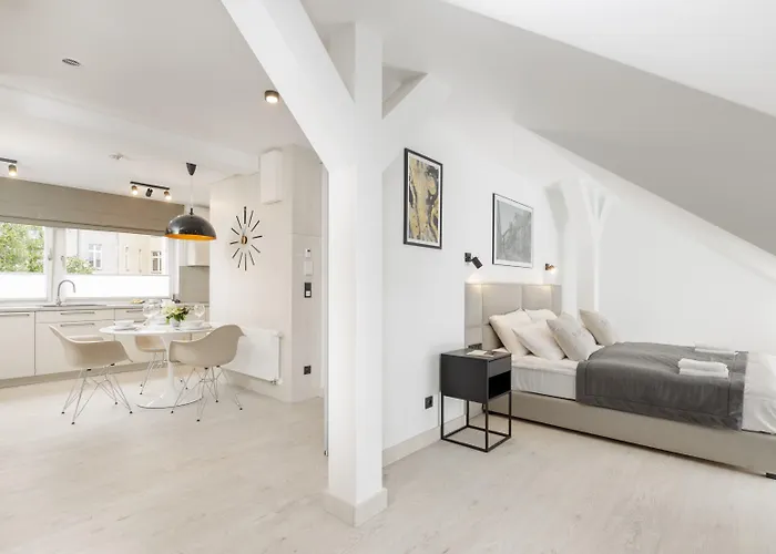 L11, Limanowskiego Poznan